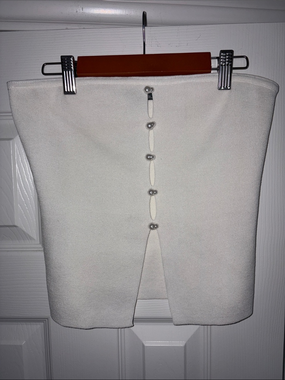 Women’s Cream Pearl Button-Accent Knit Strapless Cropped Mini Shirt